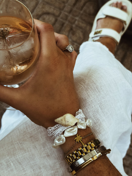 Lace shell bracelet