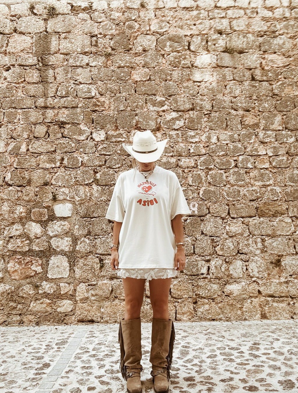 ISLA IBIZA CHERRY UNISEX T-SHIRT - VINTAGE WHITE