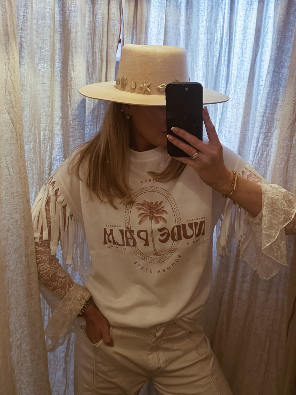 BOHEMÉ FRINGE | ICONIC IBIZA ISLAND T-SHIRT - BLANCO