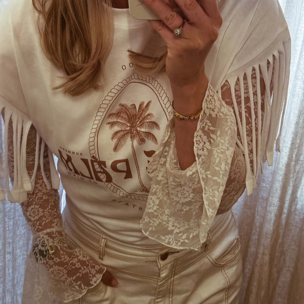 BOHEMÉ FRINGE | ICONIC IBIZA ISLAND T-SHIRT - BLANCO