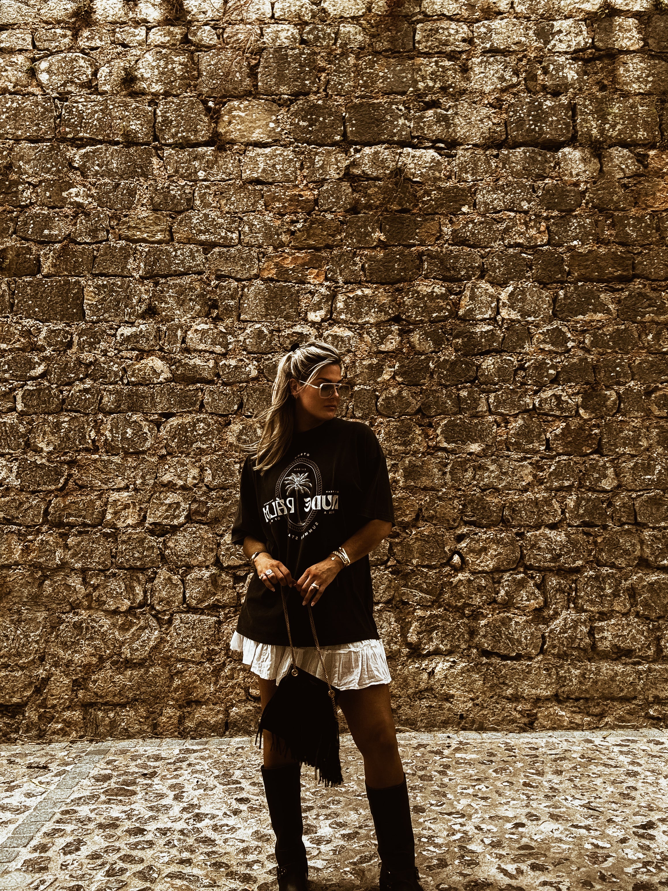 ICONIC IBIZA ISLAND T - SUN SOAKED BLACK | OVERSIZED FIT - UNISEX